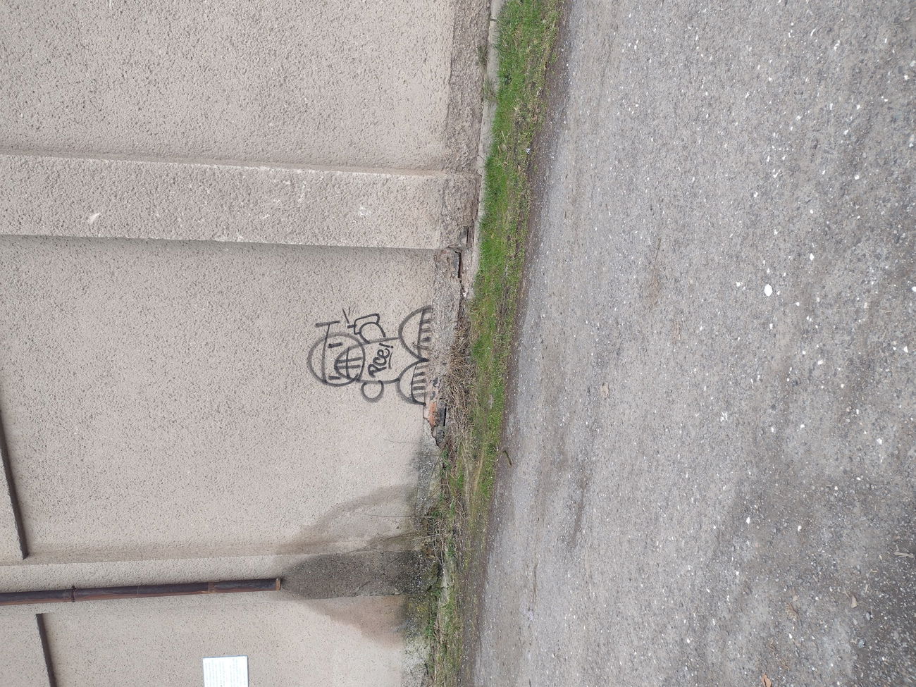 Graffiti Street Art in Czech  - Photo by PCE - pce (2024)