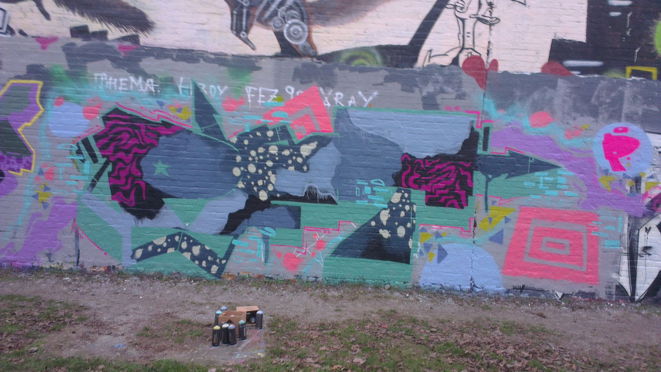 Graffiti Wall - Photo by PETtheTHREAT - petthethreat, lesnerds, silver