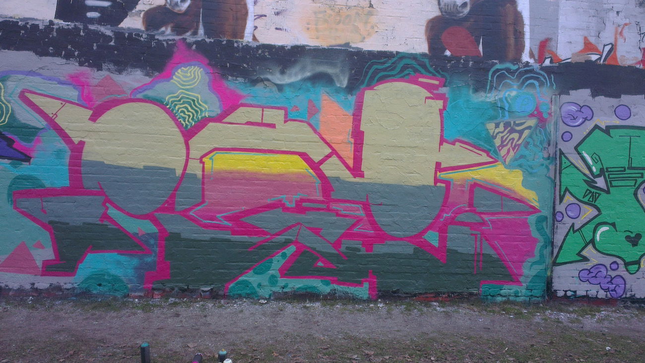 Graffiti Wall - Photo by PETtheTHREAT - petthethreat, lesnerds, silver