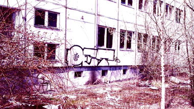 Graffiti Bombing - Photo by PETtheTHREAT - petthethreat, lesnerds, silver