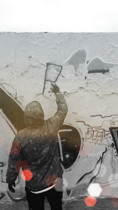 Graffiti Artwork - Photo by PETtheTHREAT - petthethreat, lesnerds, silver