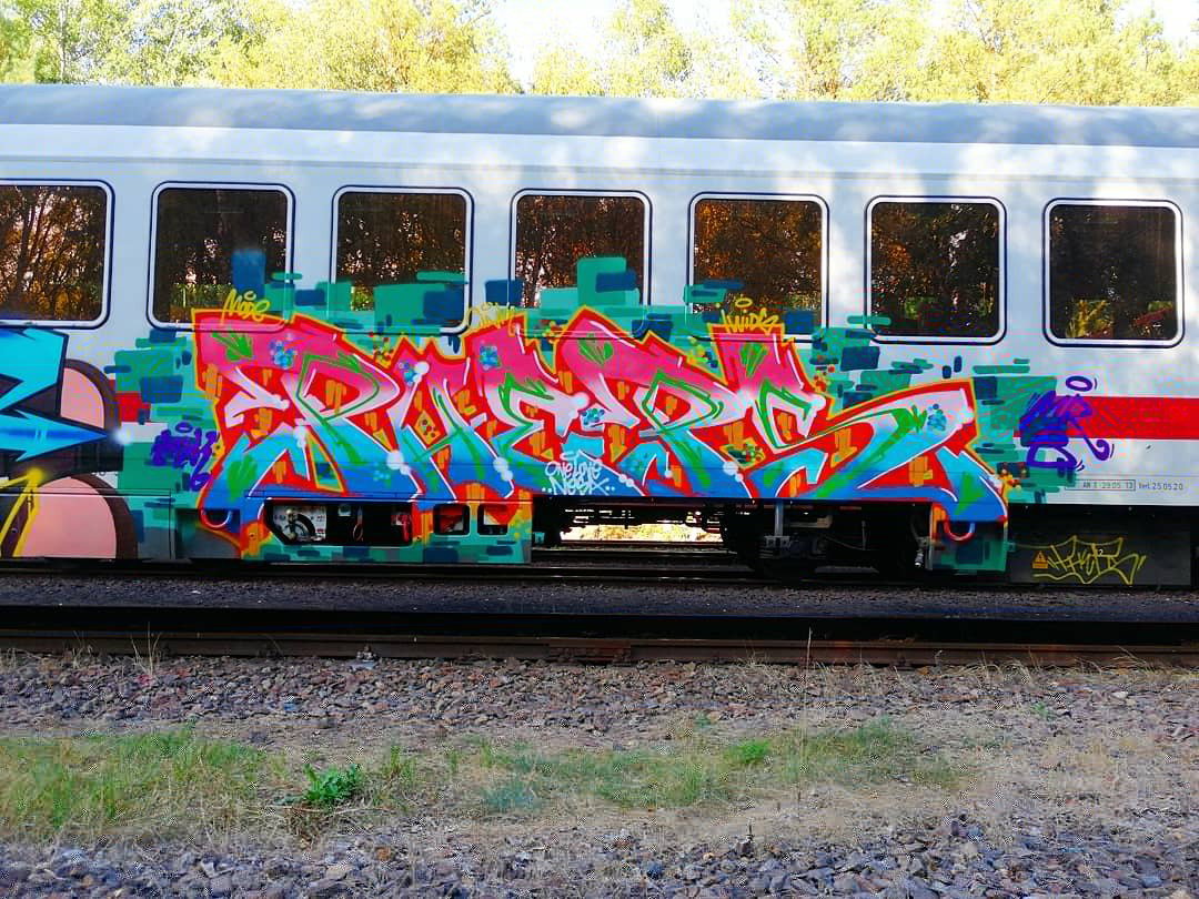 Graffiti Train - Photo by PHEPS - Pheps (2020)