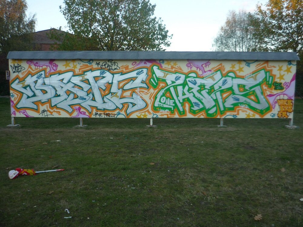 Graffiti Wall - Photo by PHEPS - BATE, PHEPS (2012)
