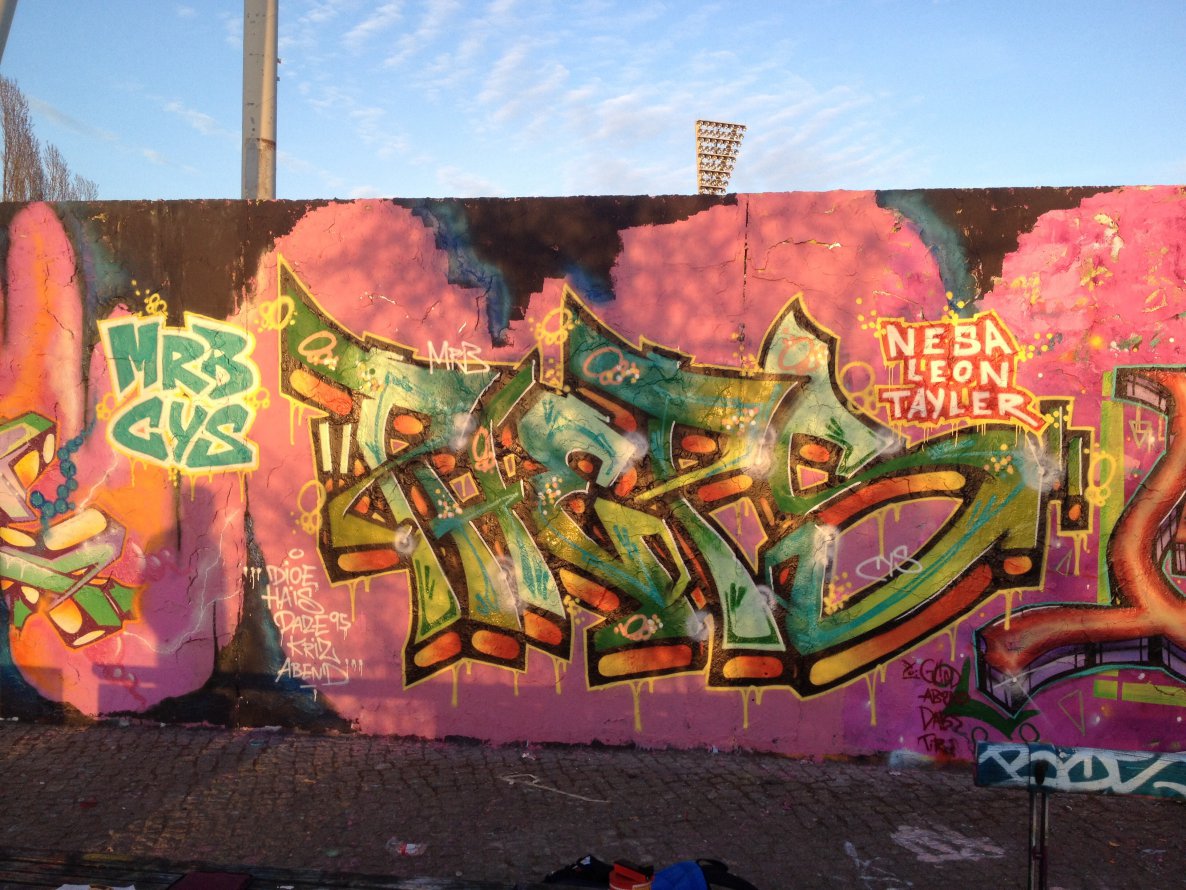 Graffiti Wall - Photo by PHEPS - PHEPS (2014)