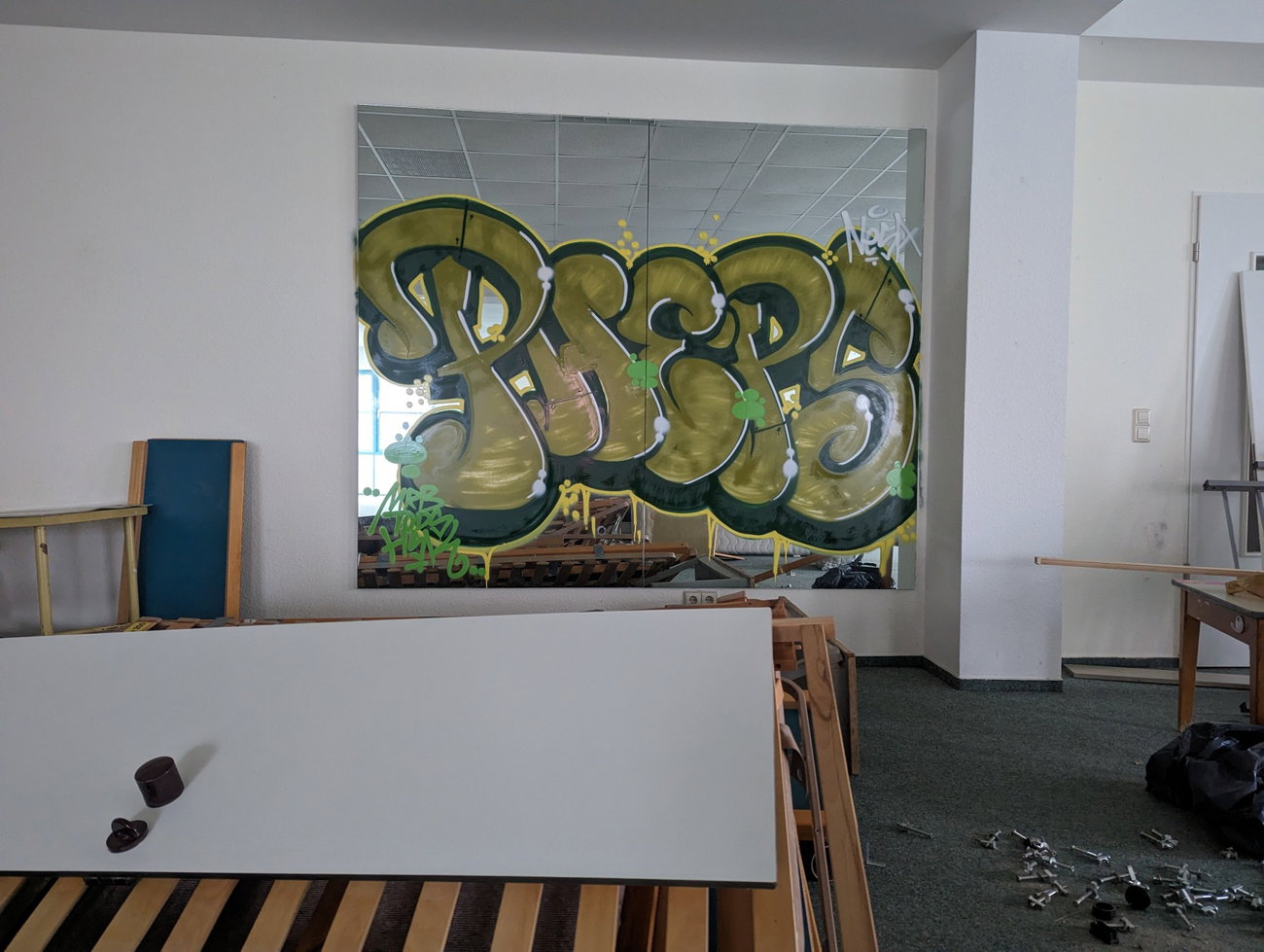 Graffiti Wall - Photo by PHEPS - Pheps (2023)