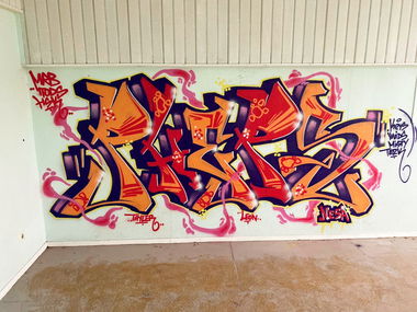 Graffiti Wall - Photo by PHEPS - PHEPS (2019)