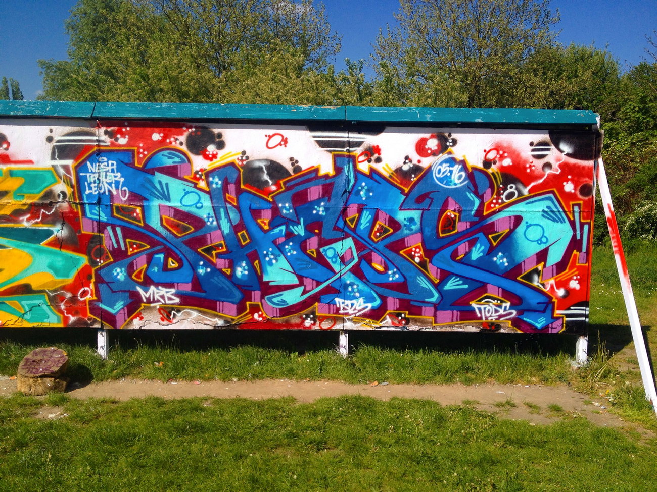 Graffiti Wall - Photo by PHEPS - PHEPS (2016)
