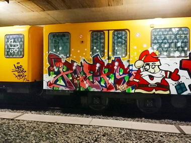 Graffiti Train - Photo by PHEPS - PHEPS, Merry, X (2019)