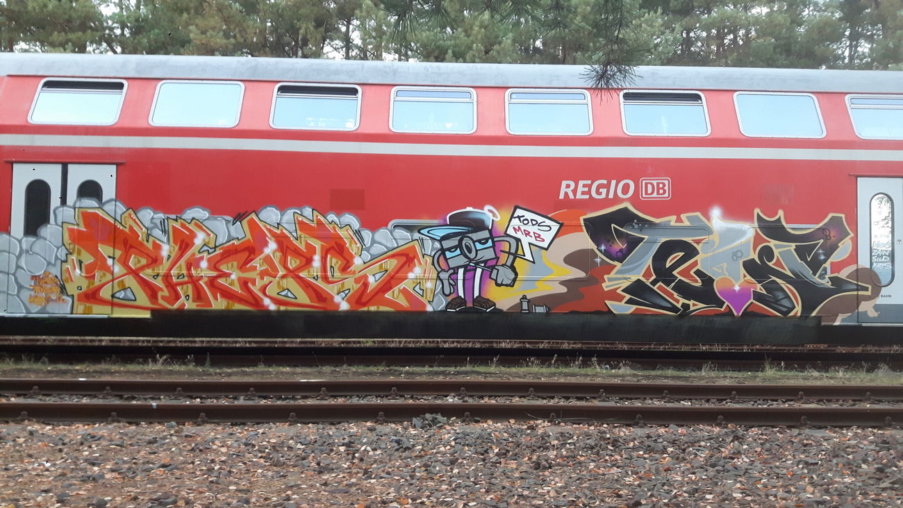Graffiti Train - Photo by PHEPS - PHEPS, TEIN (2018)
