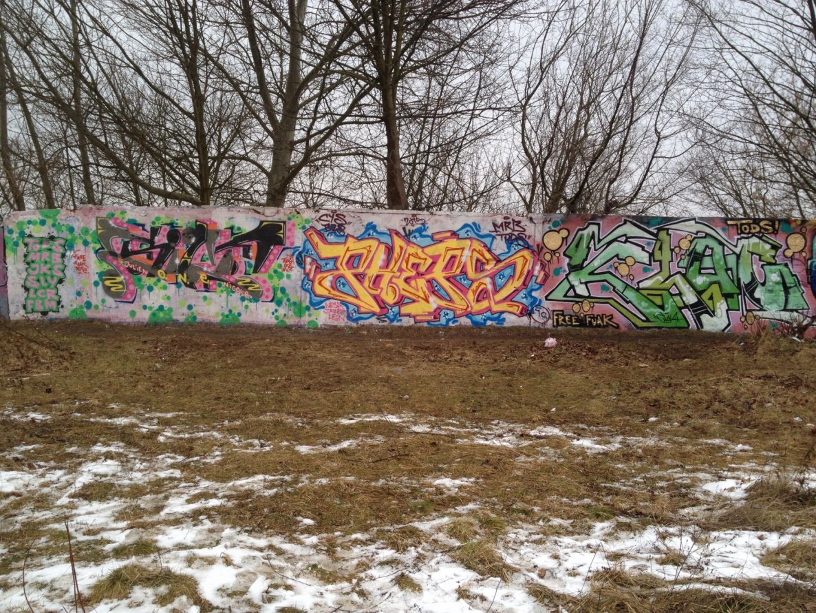 Graffiti Wall - Photo by PHEPS - SILT-PHEPS-KLOC (2015)