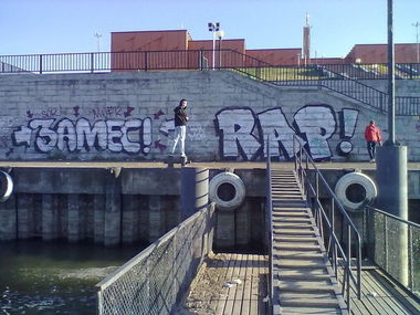 Graffiti Bombing - Photo by PIFO_MTRS - RAP