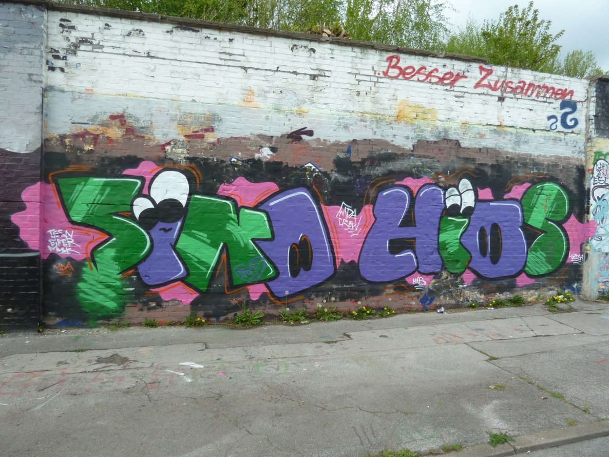 Graffiti Wall - Photo by PL_PartyZan - sino, hios, mda