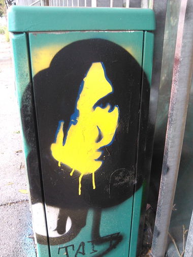 Graffiti Street Art in Essen - Photo by PL_PartyZan - stencil, girl, black (2013)