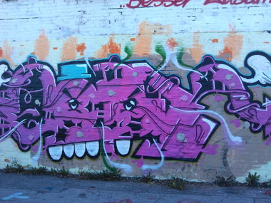 Graffiti Wall in Essen - Photo by PL_PartyZan - besser, zusammen, character (2013)