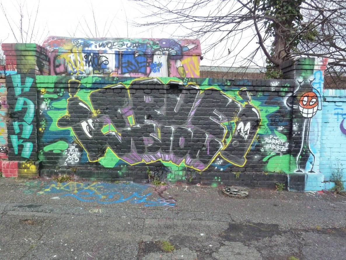 Graffiti Wall in Essen - Photo by PL_PartyZan - ruhrgebiet, ruhrpott, true (2013)