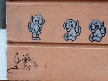 Graffiti Street Art in Szczecin - Photo by PL_PartyZan - stencil, astronaut, kangaroo (2012)