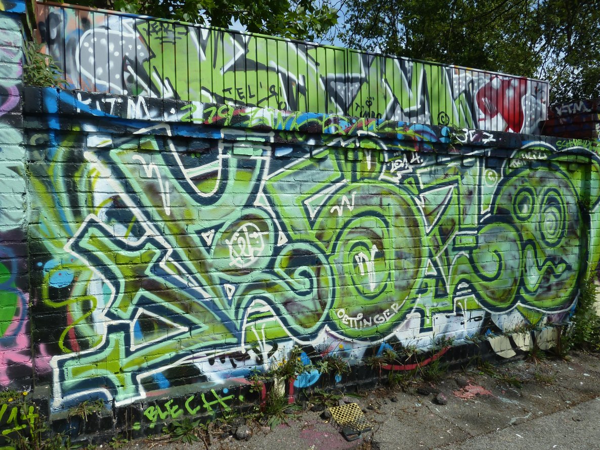 Graffiti Wall in Essen - Photo by PL_PartyZan - essen, hall, of (2014)