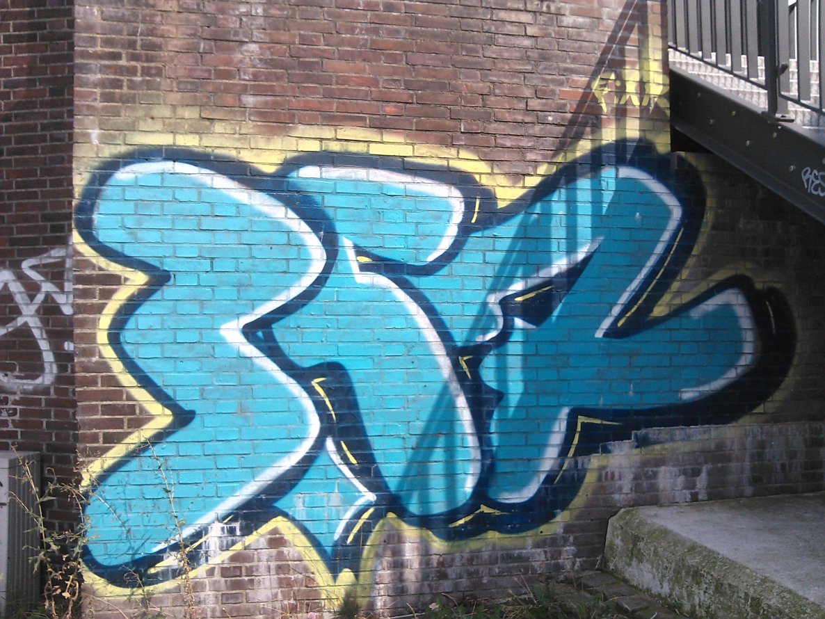 Graffiti Bombing in Essen - Photo by PL_PartyZan - beik, rush, FMS (2014)
