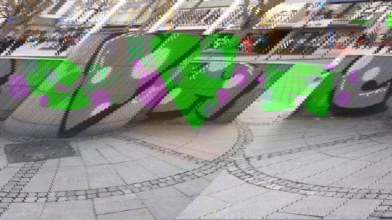 Graffiti Bombing in Essen - Photo by PL_PartyZan - cva, lyp, tv (2014)