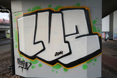 Graffiti Bombing in Szczecin - Photo by PL_PartyZan - sluzik, sluzik, luz (2014)