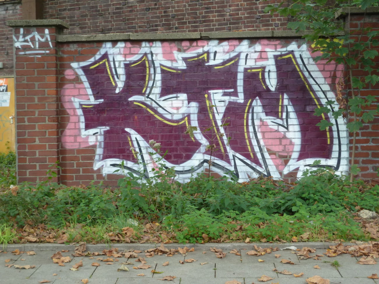 Graffiti Bombing in Essen - Photo by PL_PartyZan - ktm, cr, crew (2014)