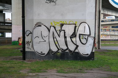 Graffiti Bombing in Stettin - Photo by PL_PartyZan - onte, szczecin, poland (2014)