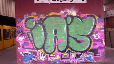 Graffiti Bombing in Mülheim an der ruhr - Photo by PL_PartyZan