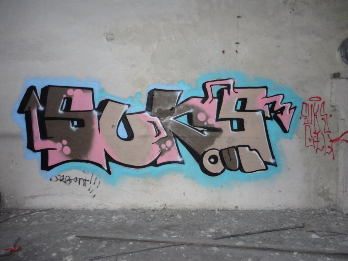 Graffiti Bombing - Photo by POPEFRANCIS - SUKS, OUL, GELK (2015)