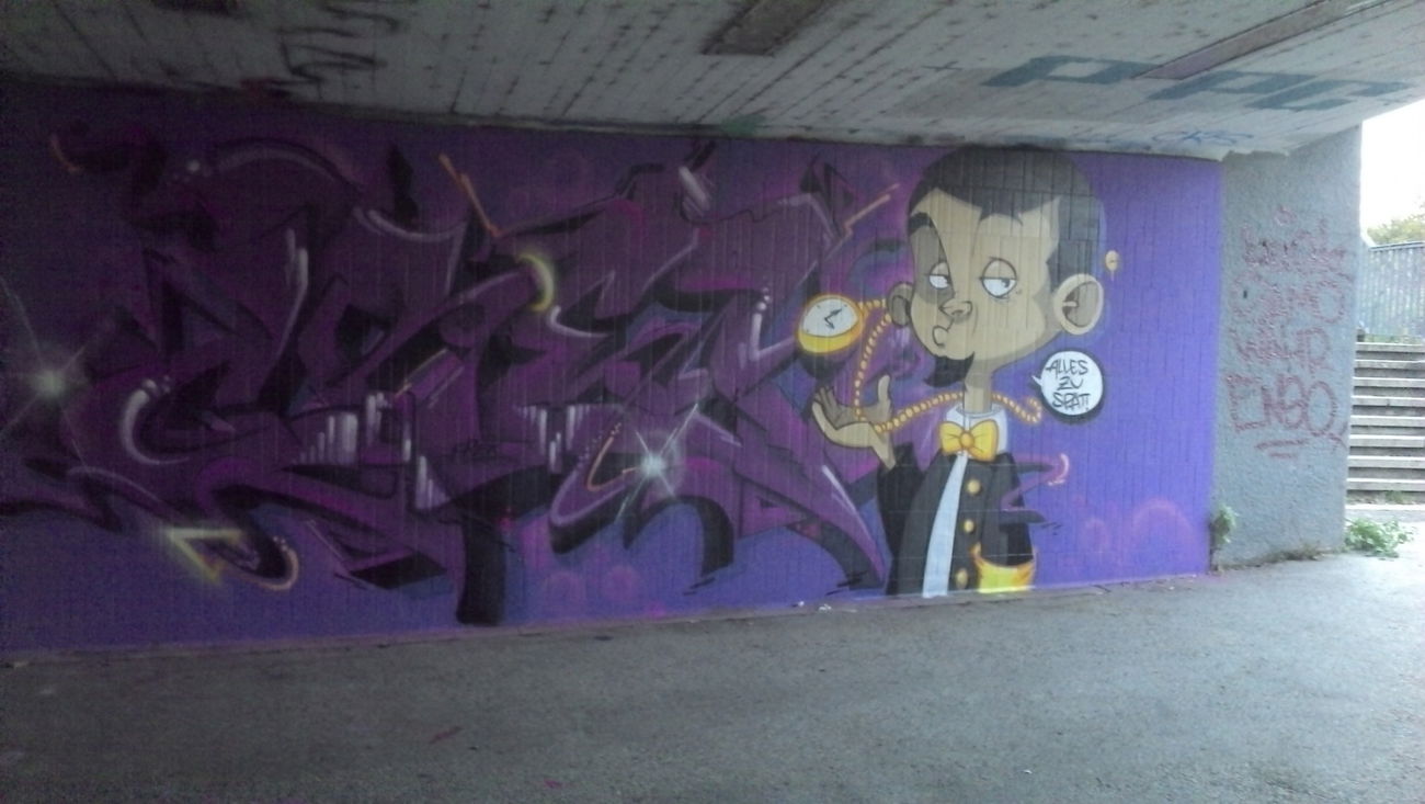 Graffiti Wall - Photo by PORN - crek, cose