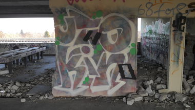 Graffiti Wall - Photo by PORN - utwo, kino