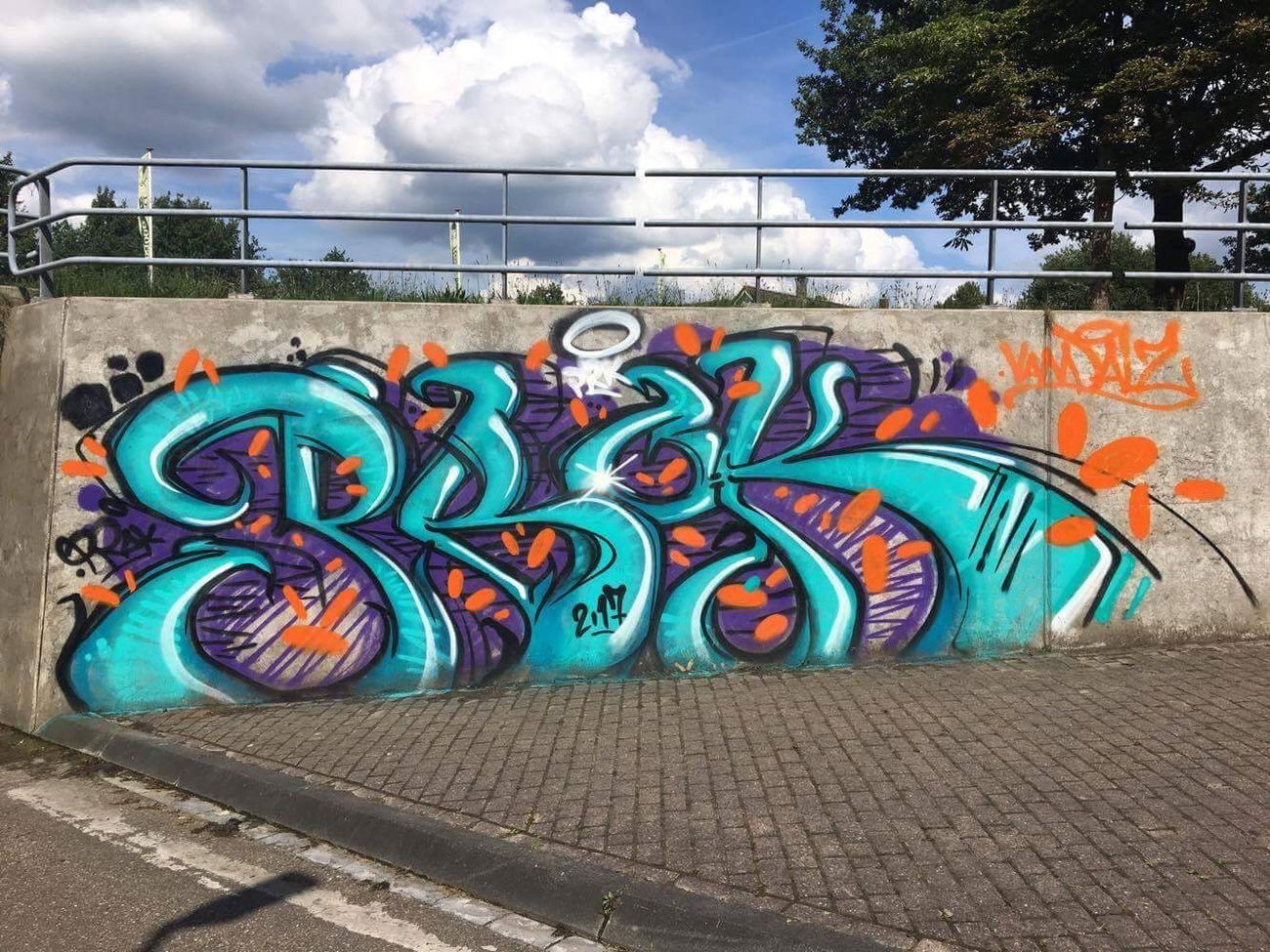 Graffiti Bombing in Lelystad - Photo by PROKBUM (2017)