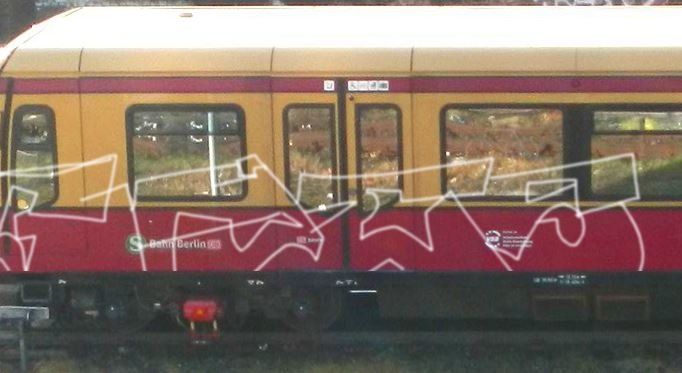 Graffiti Train - Photo by Panxnotdead - berlin, s, train (2013)