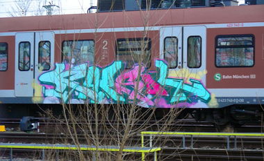 Graffiti Train in München - Photo by Parasit - Stellwerk, Capsol, München (2012)