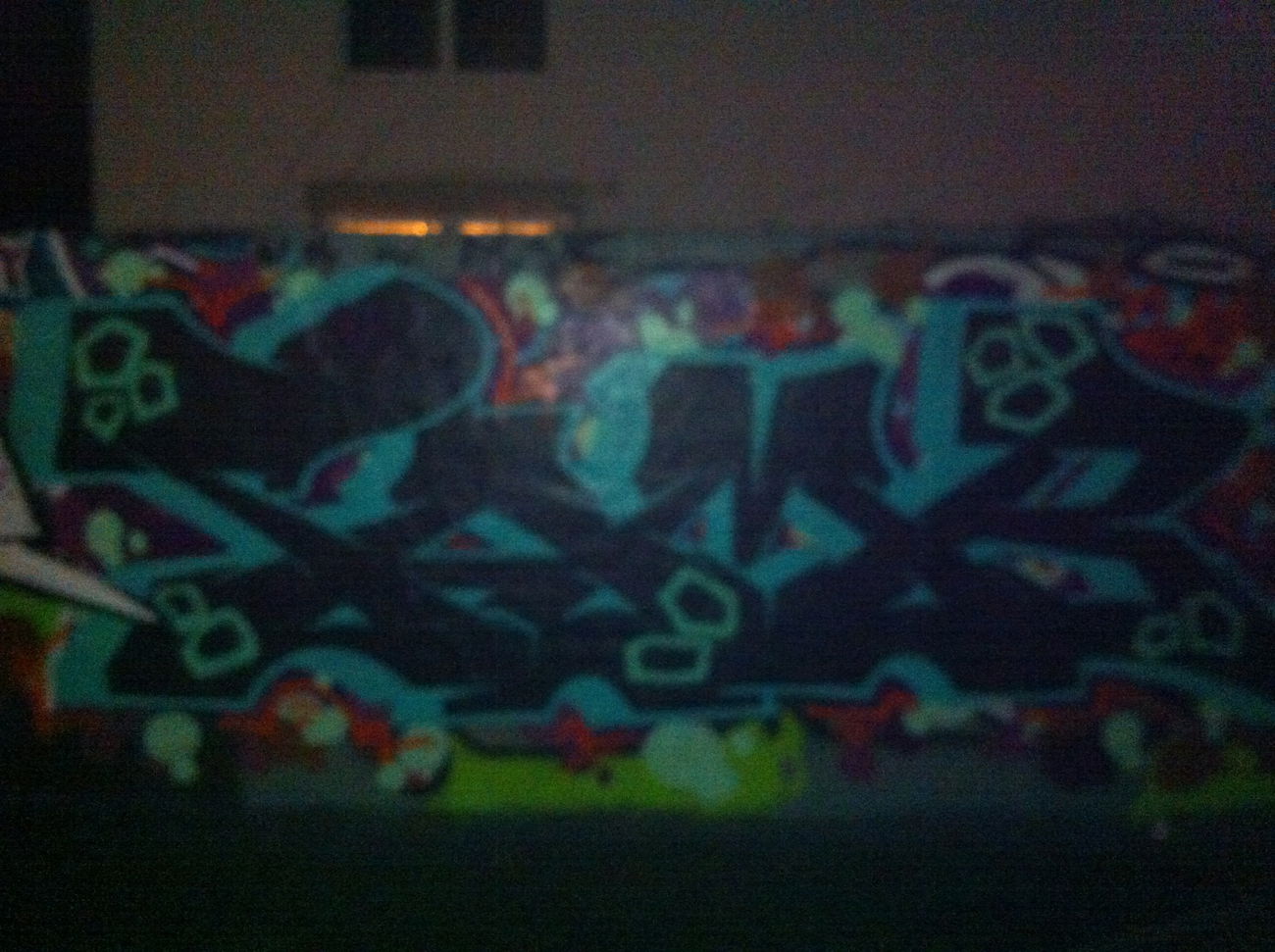 Graffiti Wall - Photo by PartyCombo - Comb, Srf