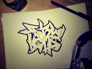 Graffiti Sketch - Photo by Paschik - paschik91