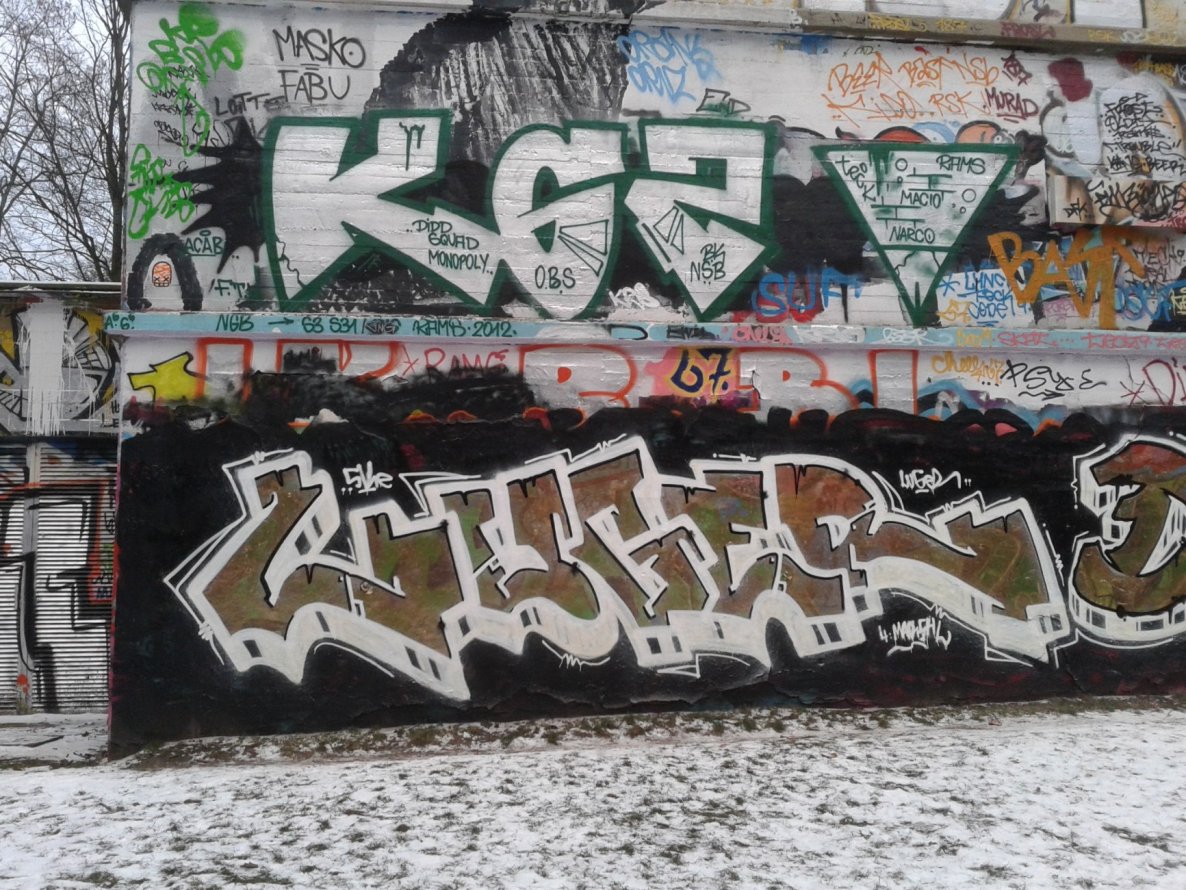 Graffiti Wall - Photo by PaulPansen - ske