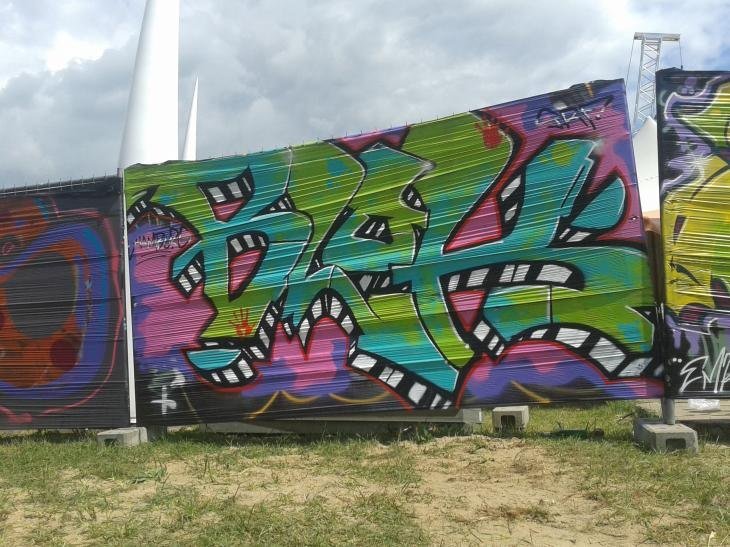 Graffiti Artwork - Photo by PaulPansen - blok, srf