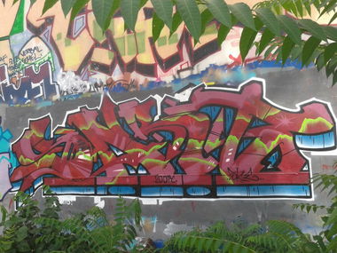 Graffiti Wall - Photo by PaulPansen - sarg, srf