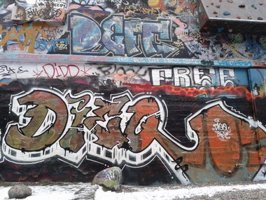Graffiti Wall - Photo by PaulPansen - srf