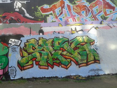 Graffiti Wall - Photo by PaulPansen - sarg, srf, ske