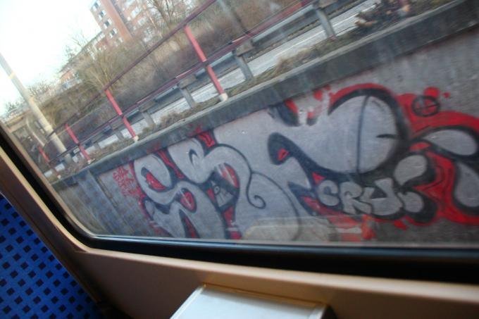 Graffiti Bombing - Photo by PaulPansen - srf
