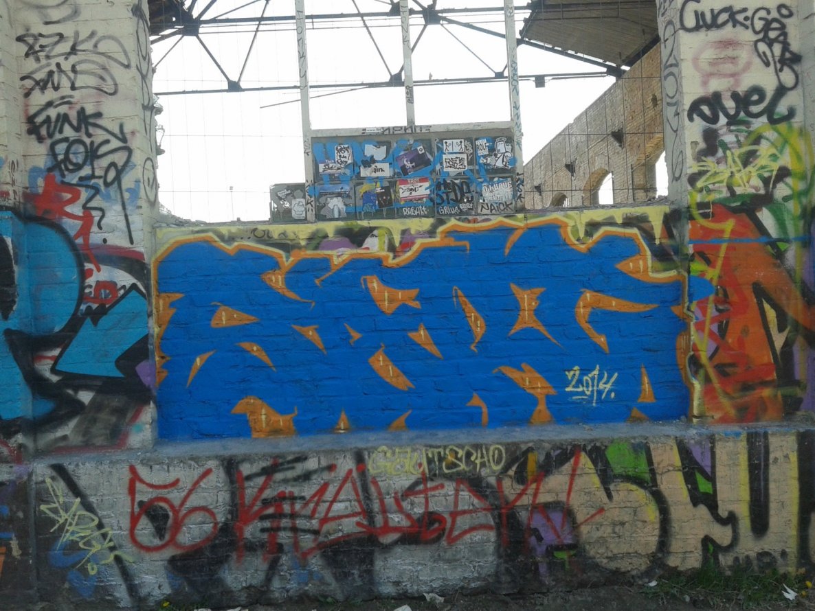Graffiti Wall - Photo by PaulPansen - sarg, srf