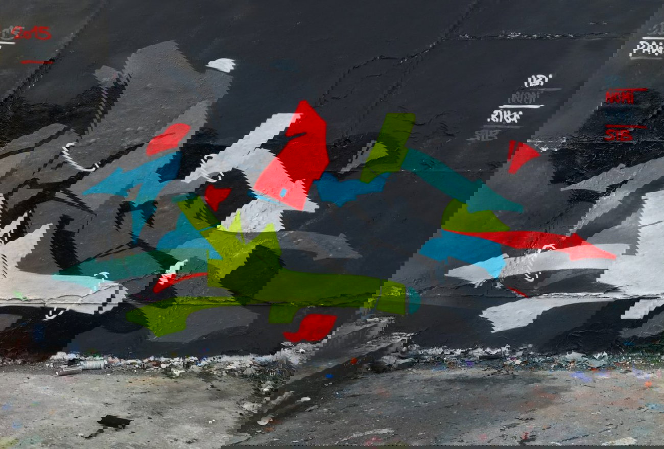 Graffiti Wall in Berlin - Photo by Paw (2015)