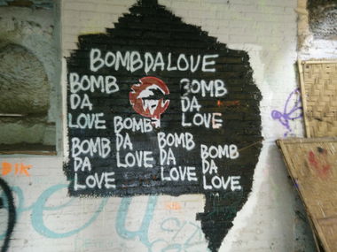 Graffiti Wall in Indonesia - Photo by Pentabarf - indonesia, indonesien, ubud