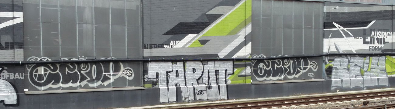 Graffiti Bombing in Hamburg hbf - Photo by Pentabarf - hamburg, hbf (2018)