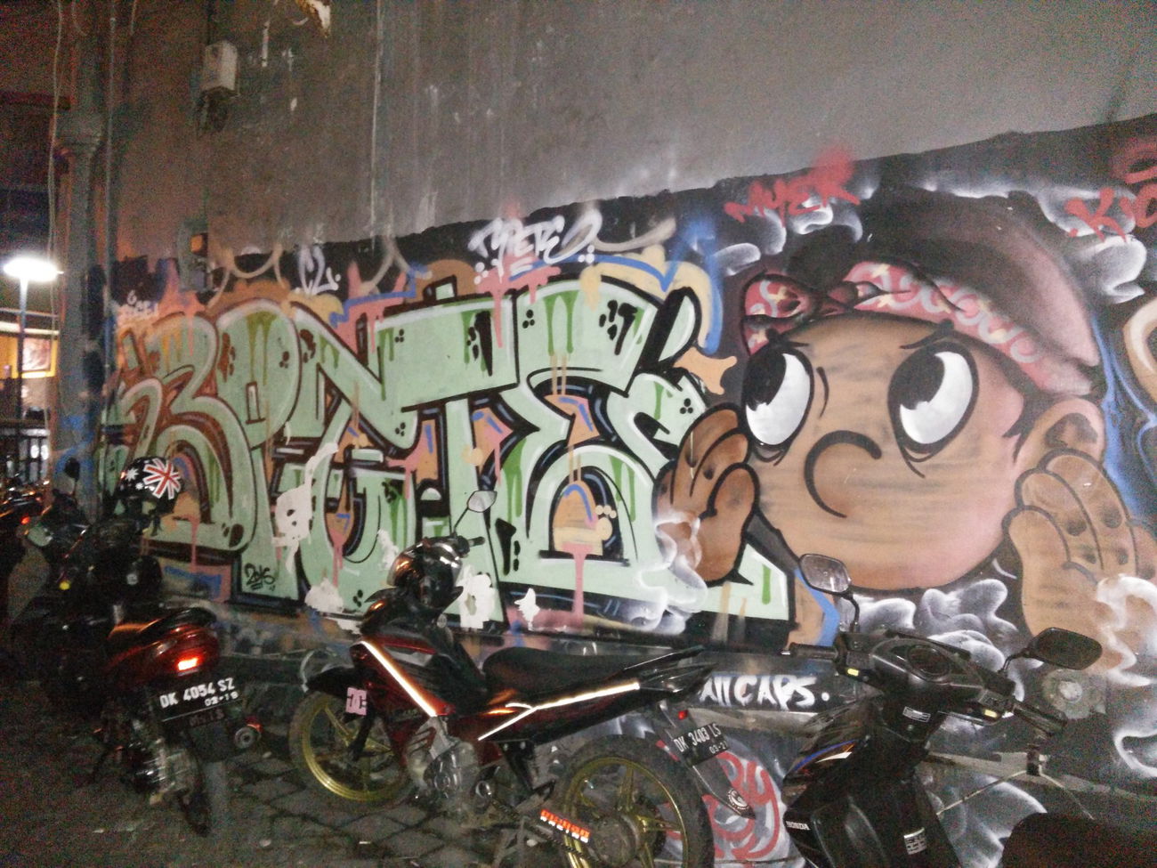 Graffiti Wall in Kutabali - Photo by Pentabarf - indonesia, indonesien, kutabali