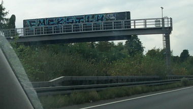 Graffiti Bombing in Köln - Photo by Pentabarf - A4, cgn, cologne (2015)