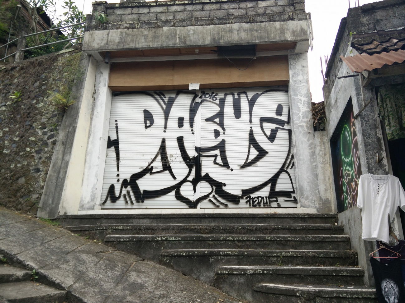 Graffiti Bombing in Indonesia - Photo by Pentabarf - indonesia, indonesien, ubud (2016)