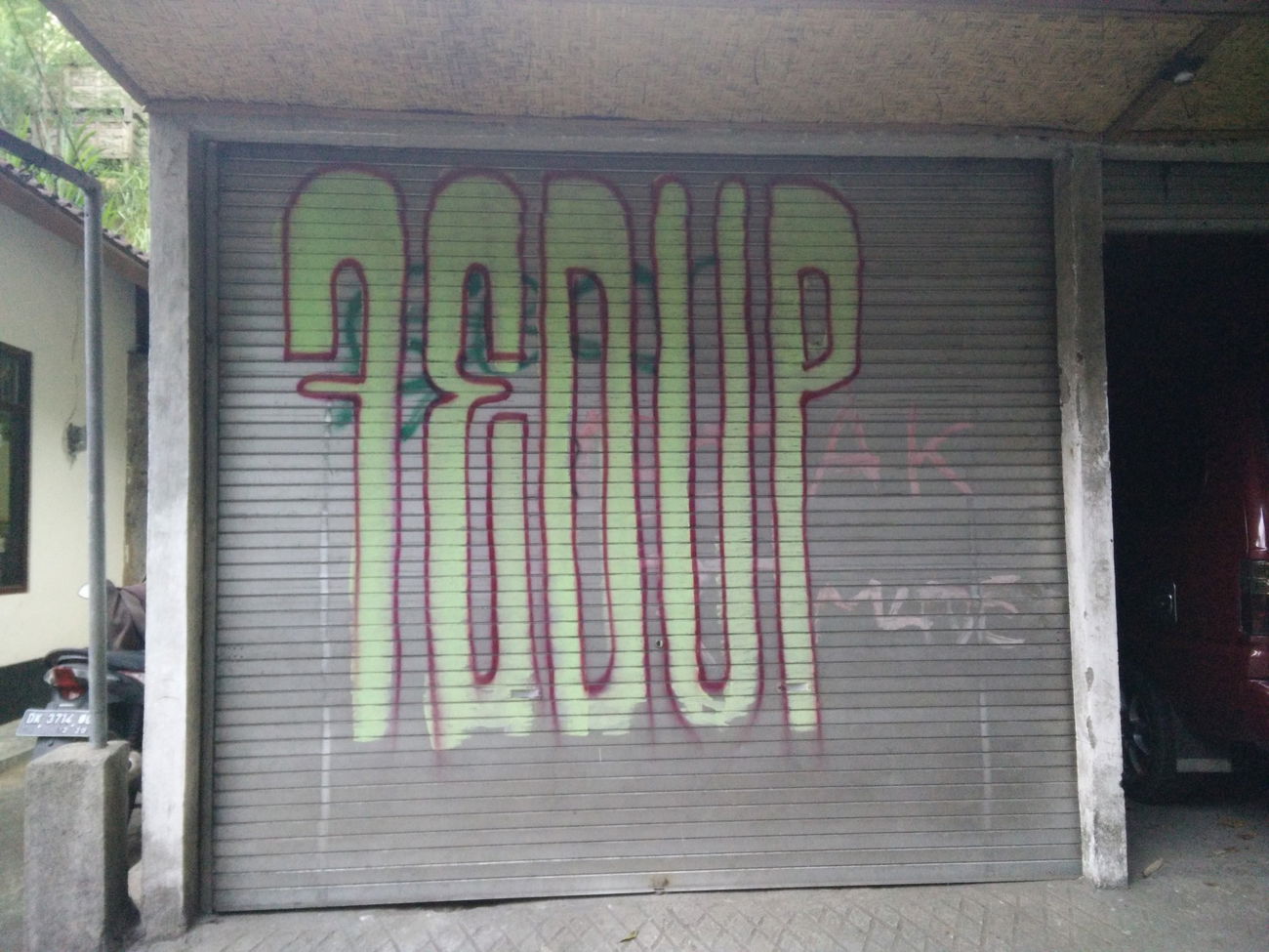 Graffiti Wall in Indonesia - Photo by Pentabarf - indonesia, indonesien, ubud