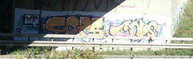 Graffiti Bombing - Photo by Pentabarf - A3, cops